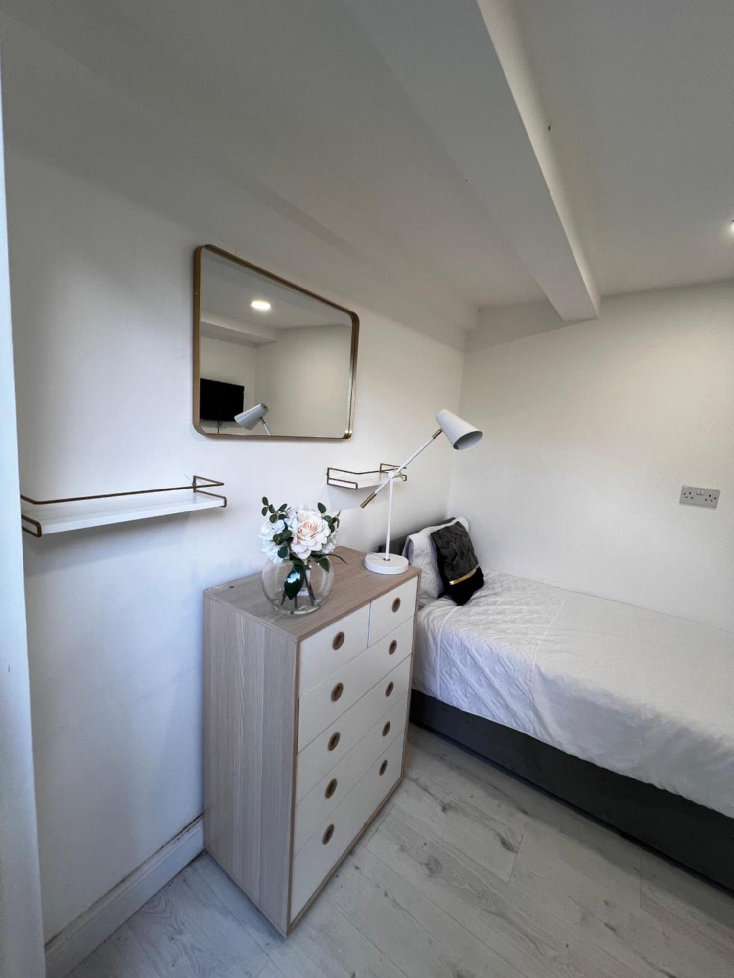Lovely Ensuite Room In Corby Rockingham Luaran gambar